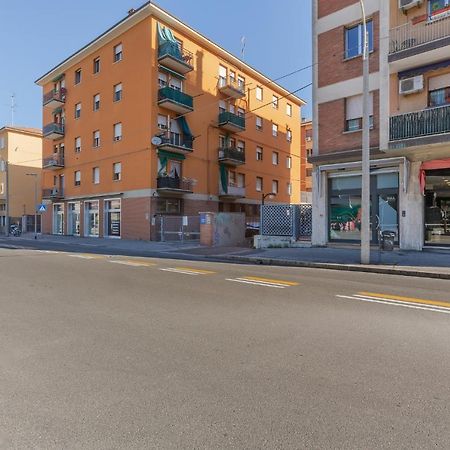 San Donato Fiere Essential Apartment W/Parking Bolonha Exterior foto
