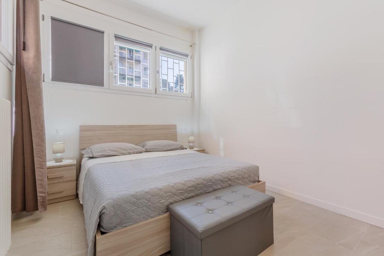 San Donato Fiere Essential Apartment W/Parking Bolonha Exterior foto