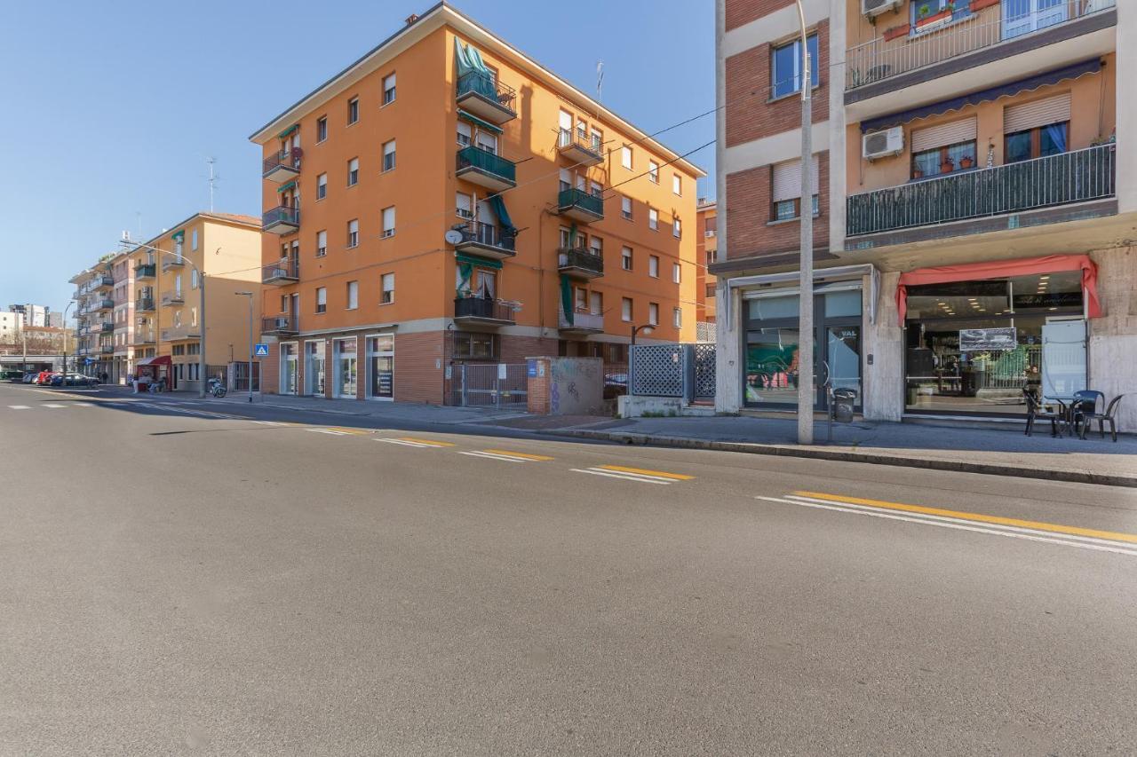 San Donato Fiere Essential Apartment W/Parking Bolonha Exterior foto
